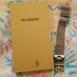 NWOT; FitBit Charge 2 Wristband